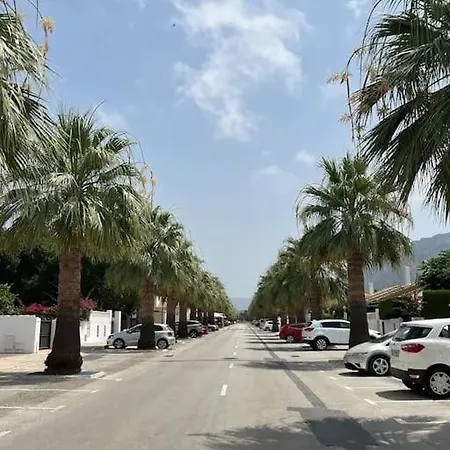 Mediterranean Breeze House Дом отдыха *