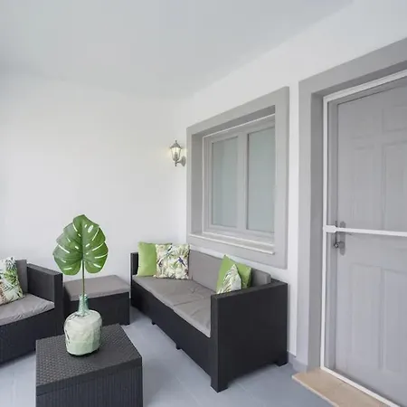 Mediterranean Breeze House Дом отдыха *